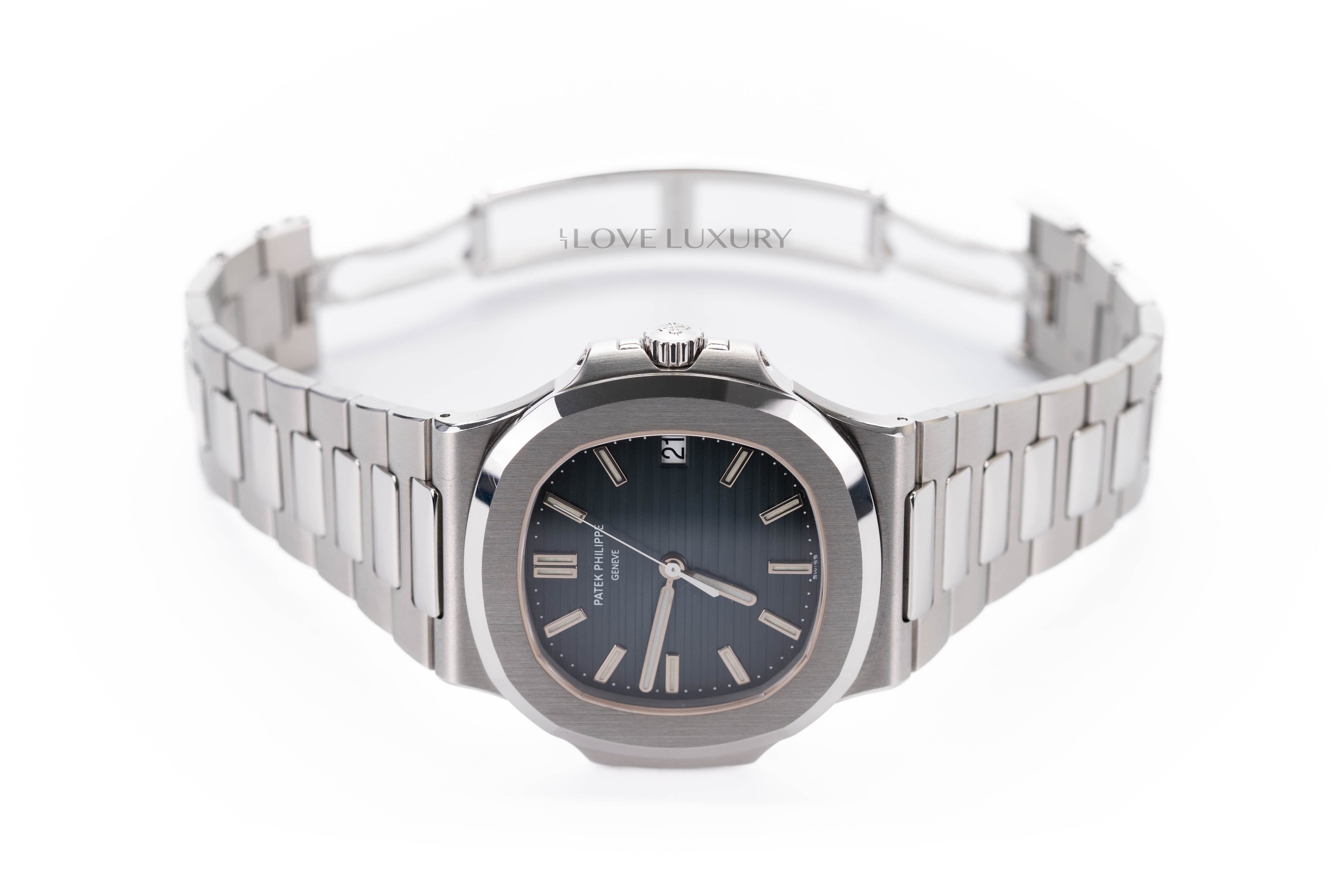 Patek Philippe Nautilus Steel DISCONTINUED Ref 5711 1A 010 Luxury