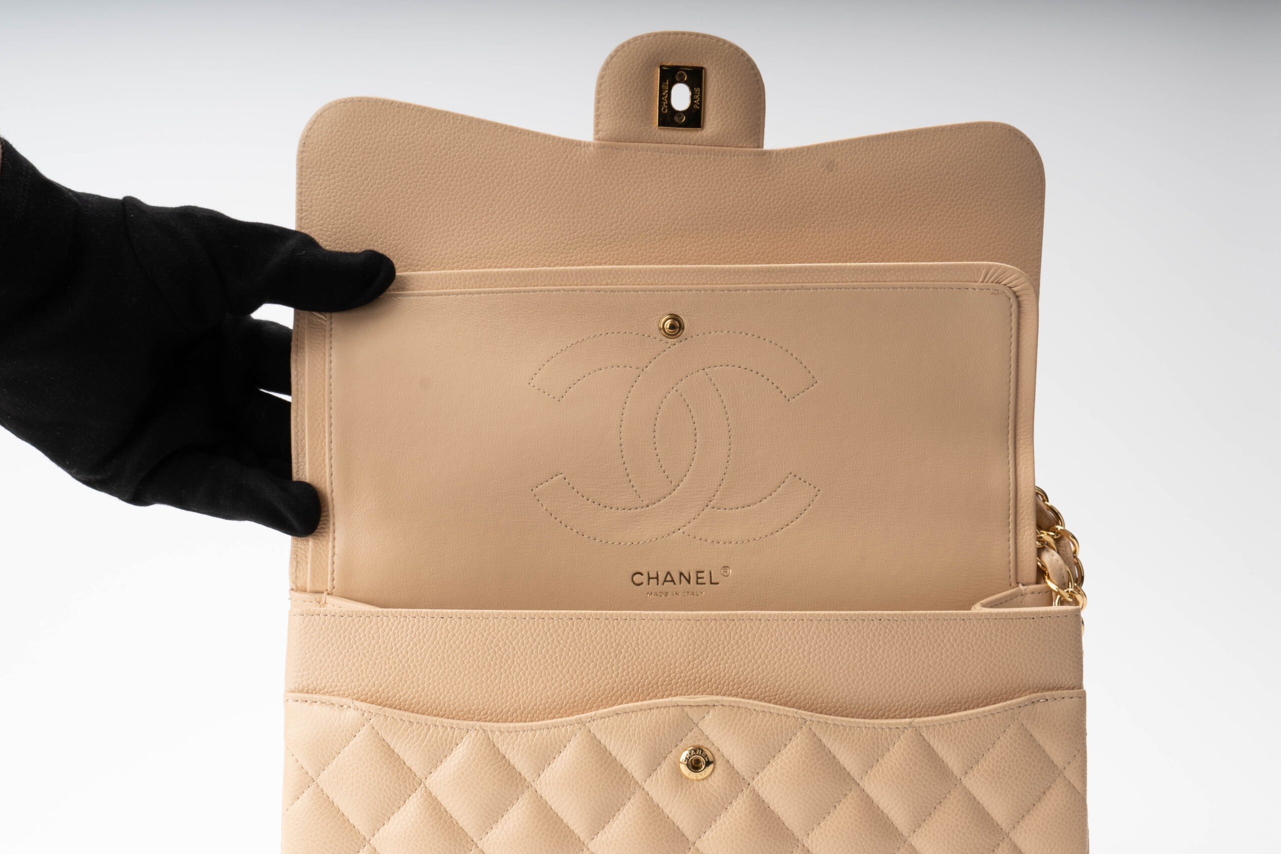 Chanel-Jumbo-Caviar-Beige-CLAI-Gold-10