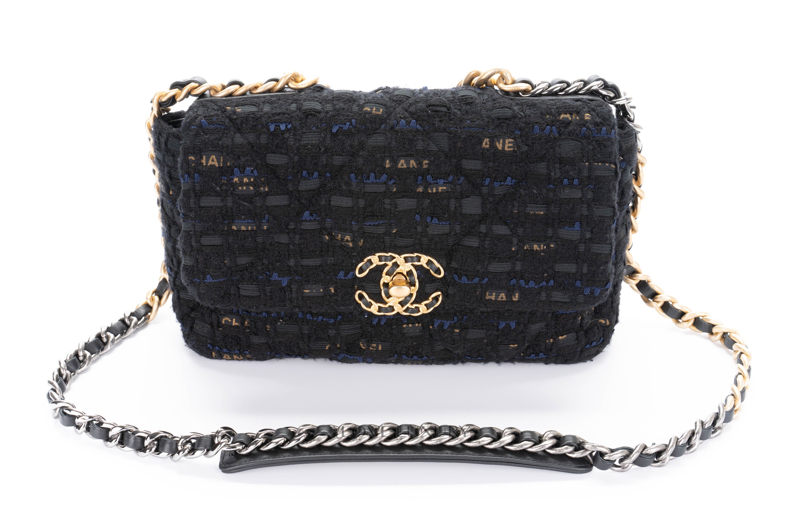 Chanel-19-Tweed-Black-Graffiti-Medium-30-series-14