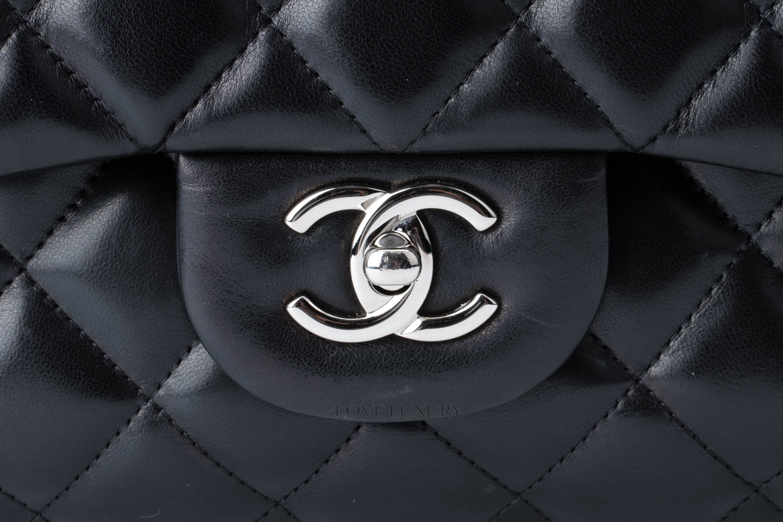 Timeless Chanel Large shopping bag Black Gold hardware Lambskin ref.496471  - Joli Closet