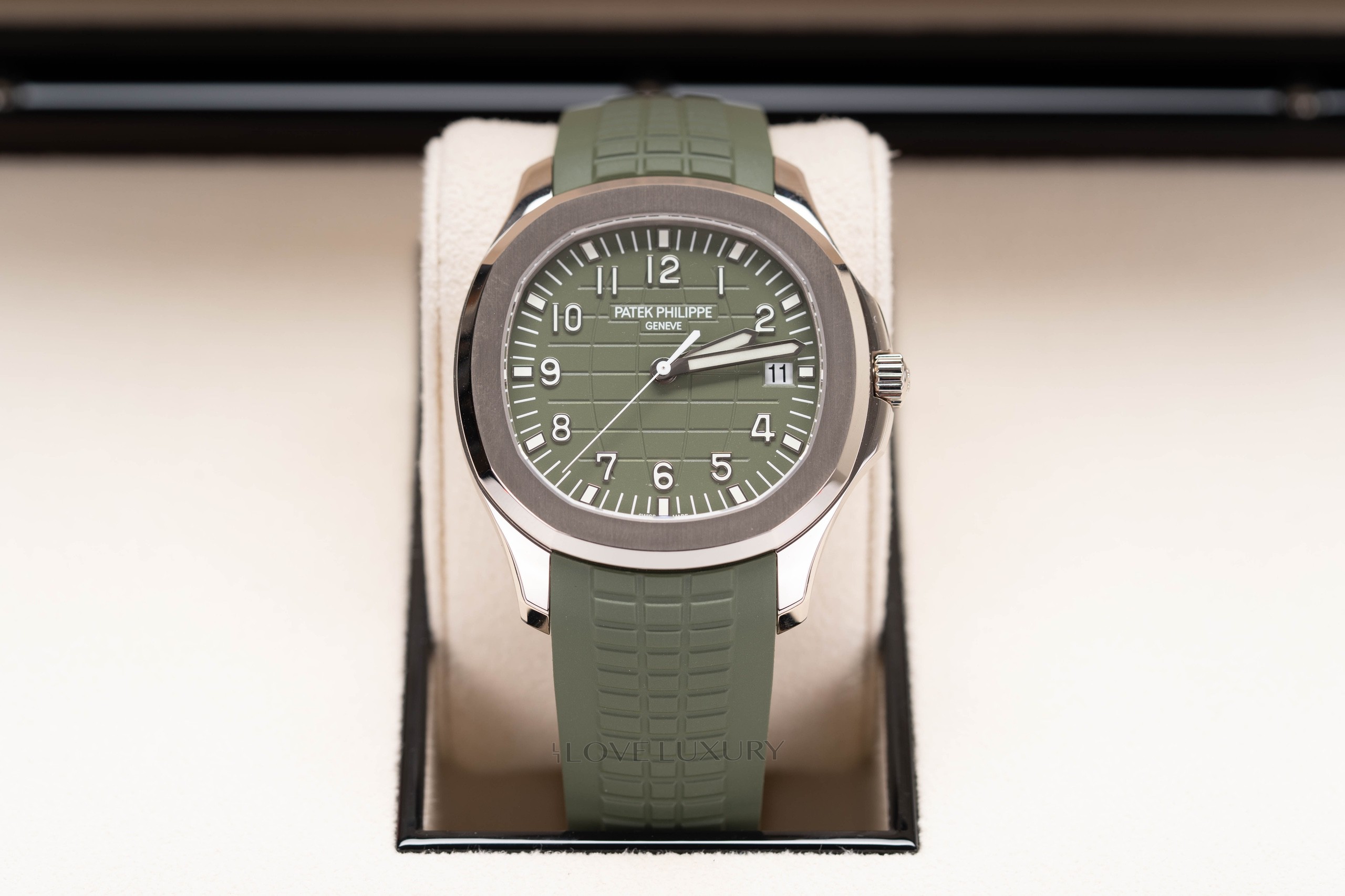 Patek-Philippe-Aquanut-Green-10