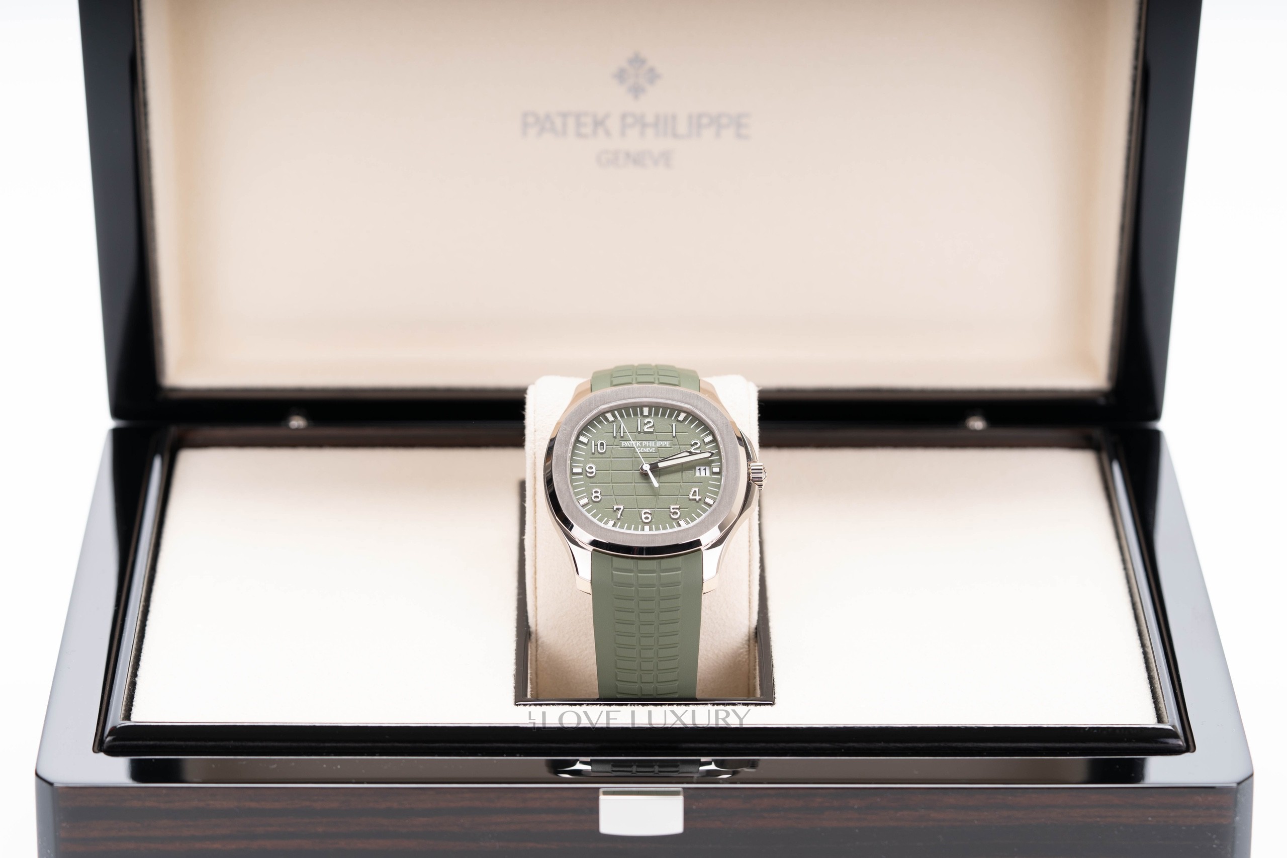 Patek-Philippe-Aquanut-Green-9