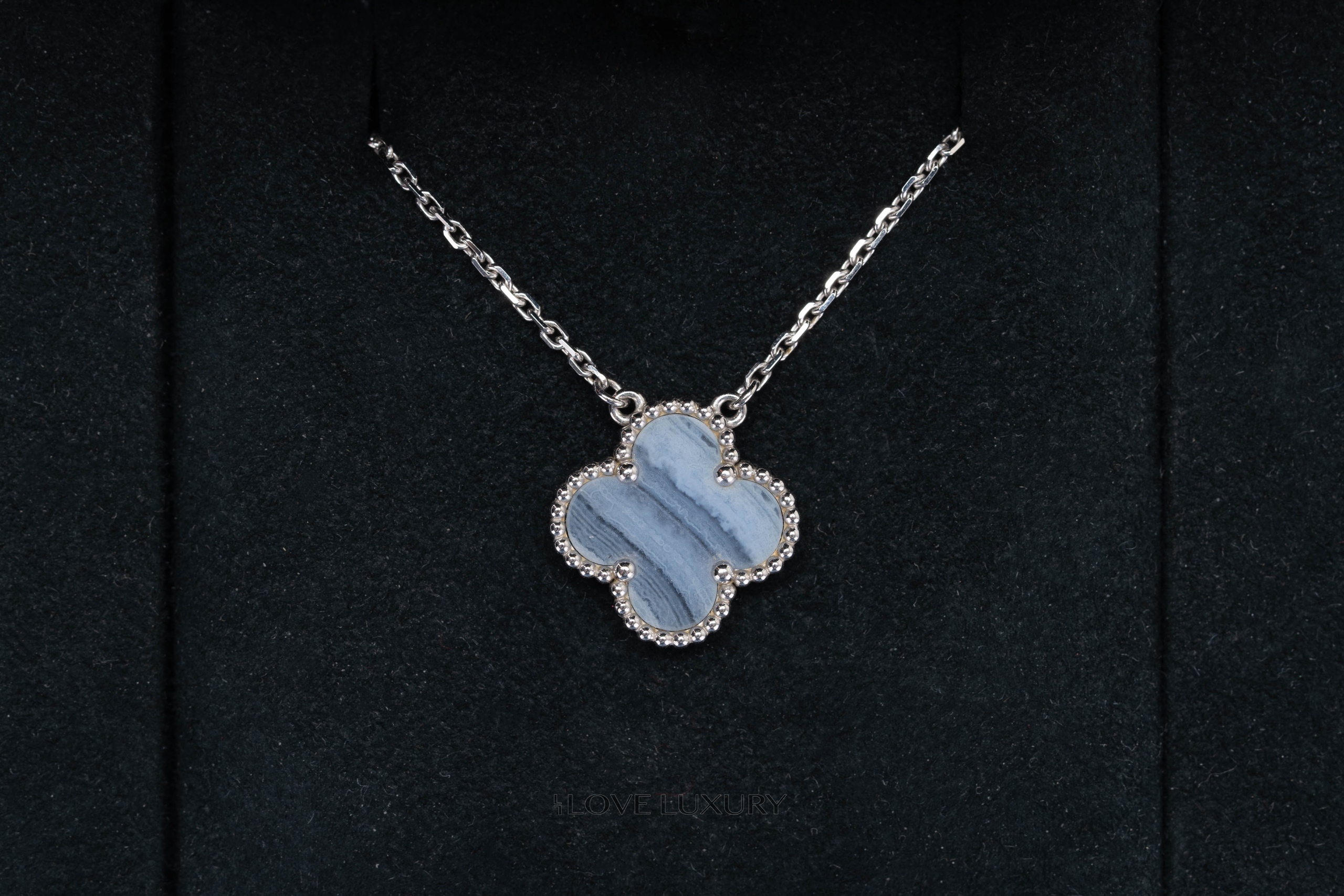 VCA-Vintage-Alhambra-Pendant-Chalcedony-5