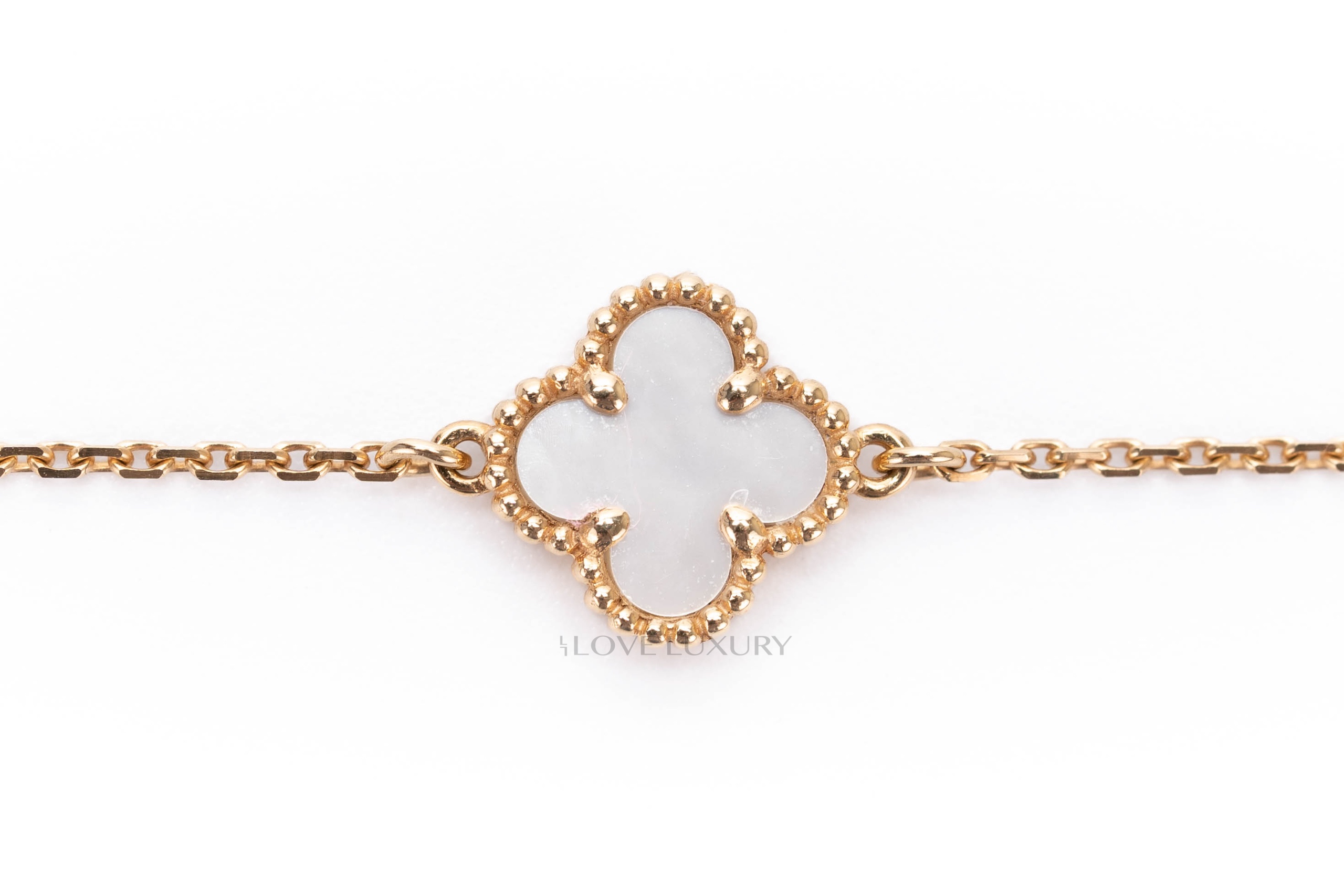 Van-Cleef-&-Arpels-Sweet-Alhambra-MOP-Bracelet-3