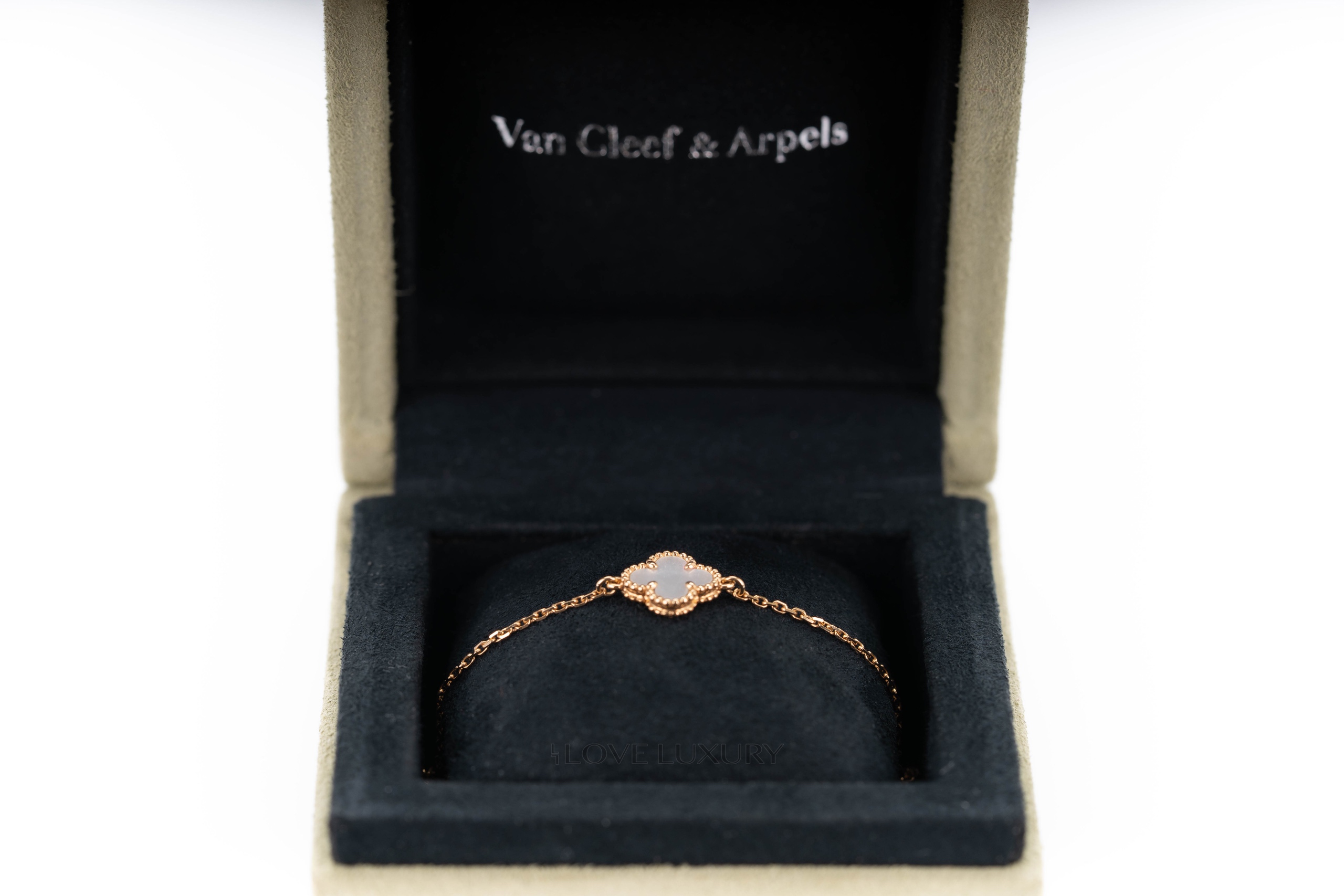 Van-Cleef-&-Arpels-Sweet-Alhambra-MOP-Bracelet-7