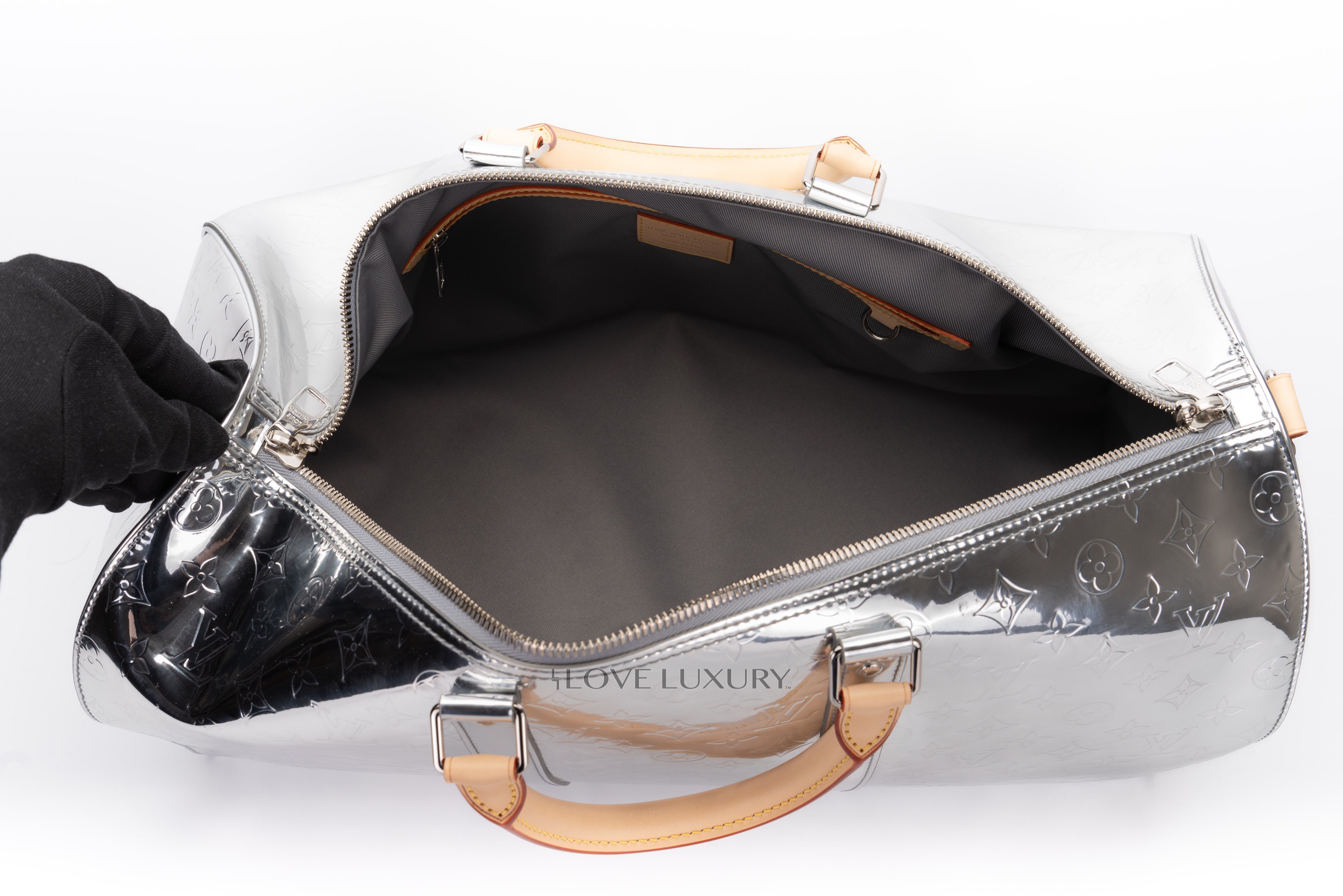 Louis-Vuitton-Keepall-Vernis-Silver-50-11