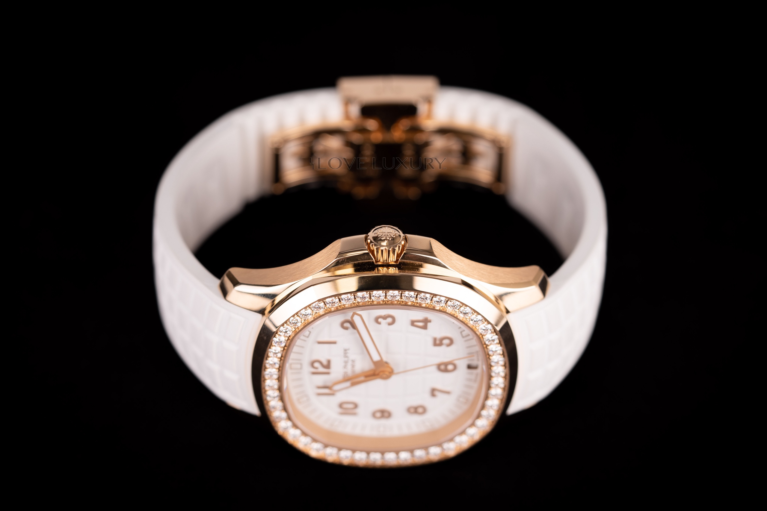 Patek-Philippe-Aquanuat-Whte-10