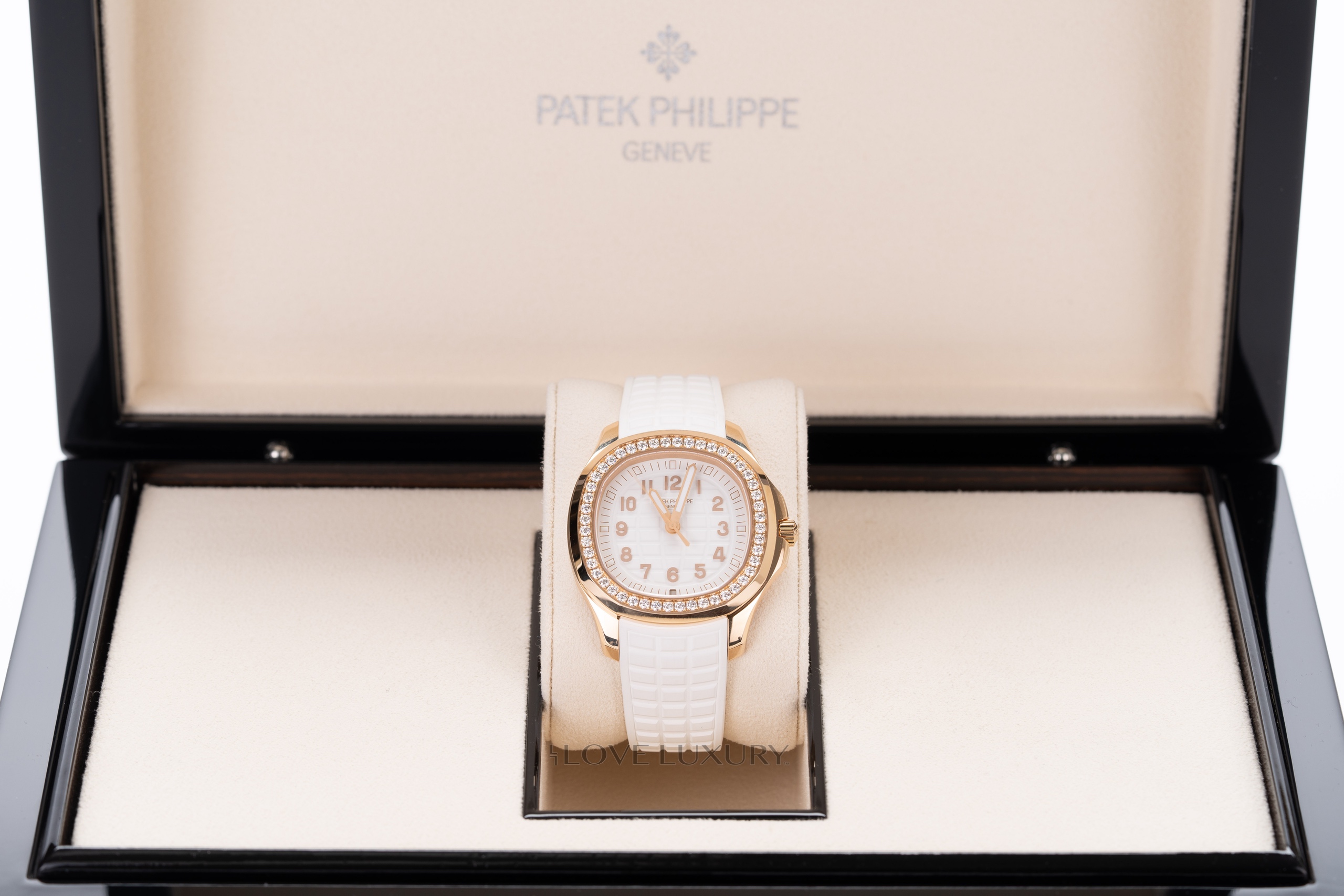 Patek-Philippe-Aquanuat-Whte-12