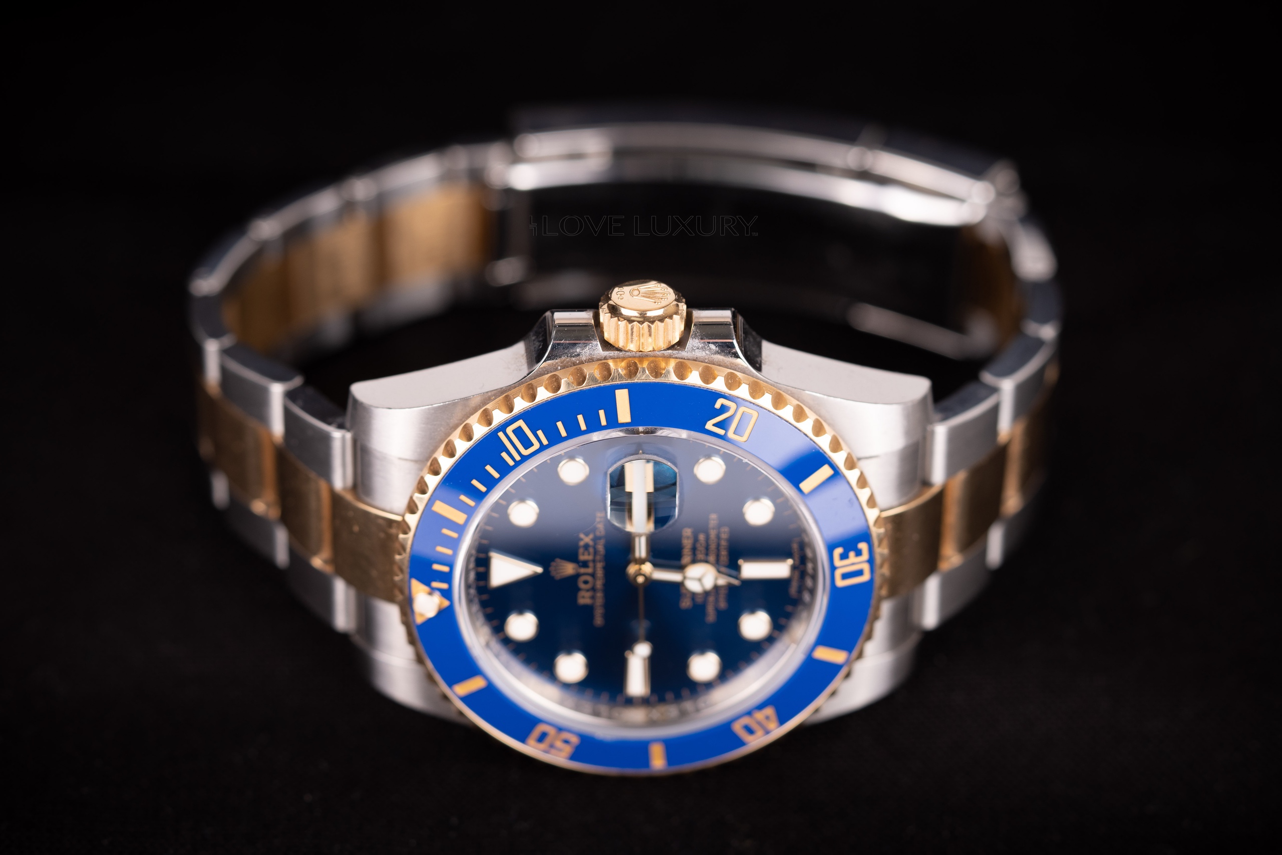 Rolex-Submariner-Yellow-Gold-&-Steel-Blue-10