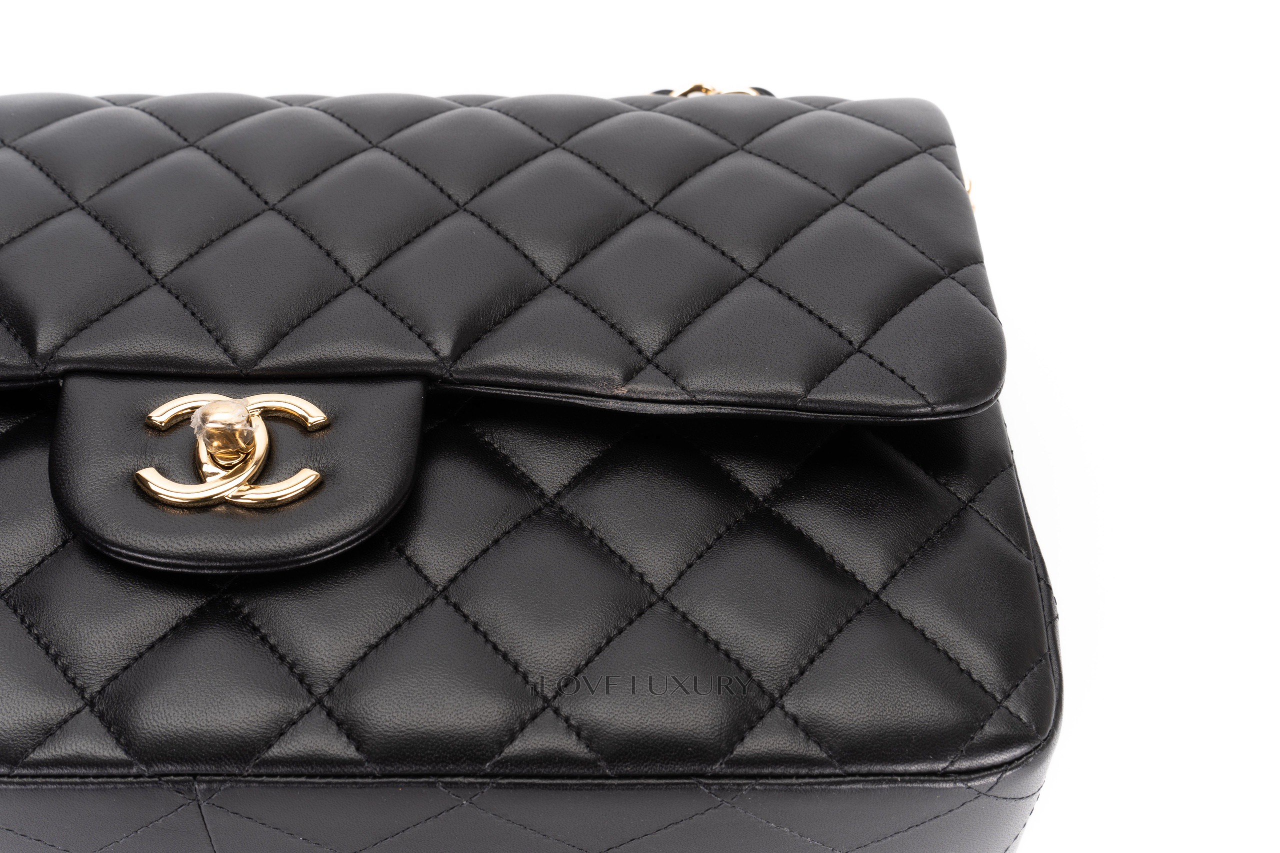 Chanel-Jumbo-Classic-Flap-Lambskin-Gold-Hardware-pre-loved-14