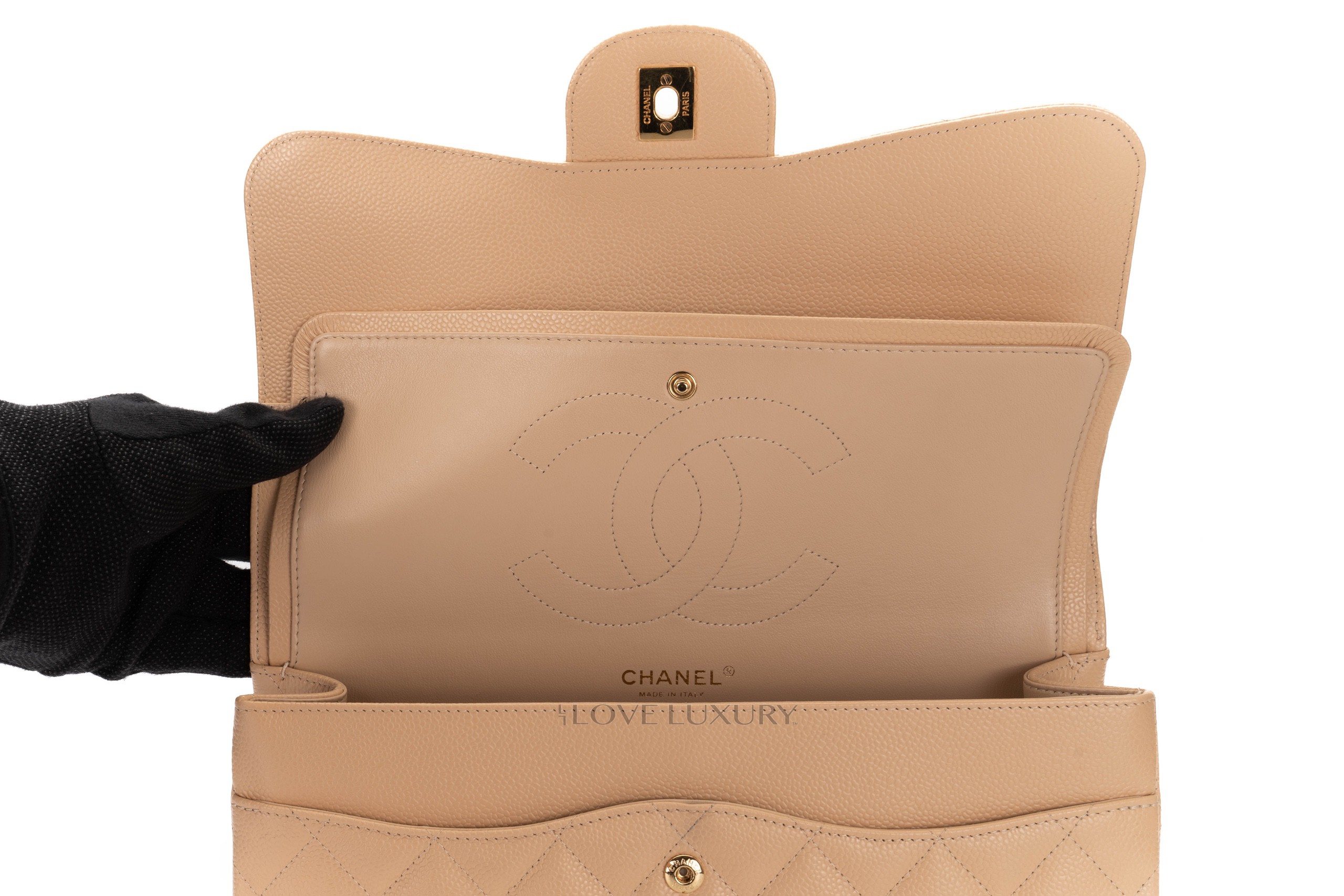 Chanel-Jumbo-Classic-Flap-Caviar-Beige-Claire-Gold-Hardware-10