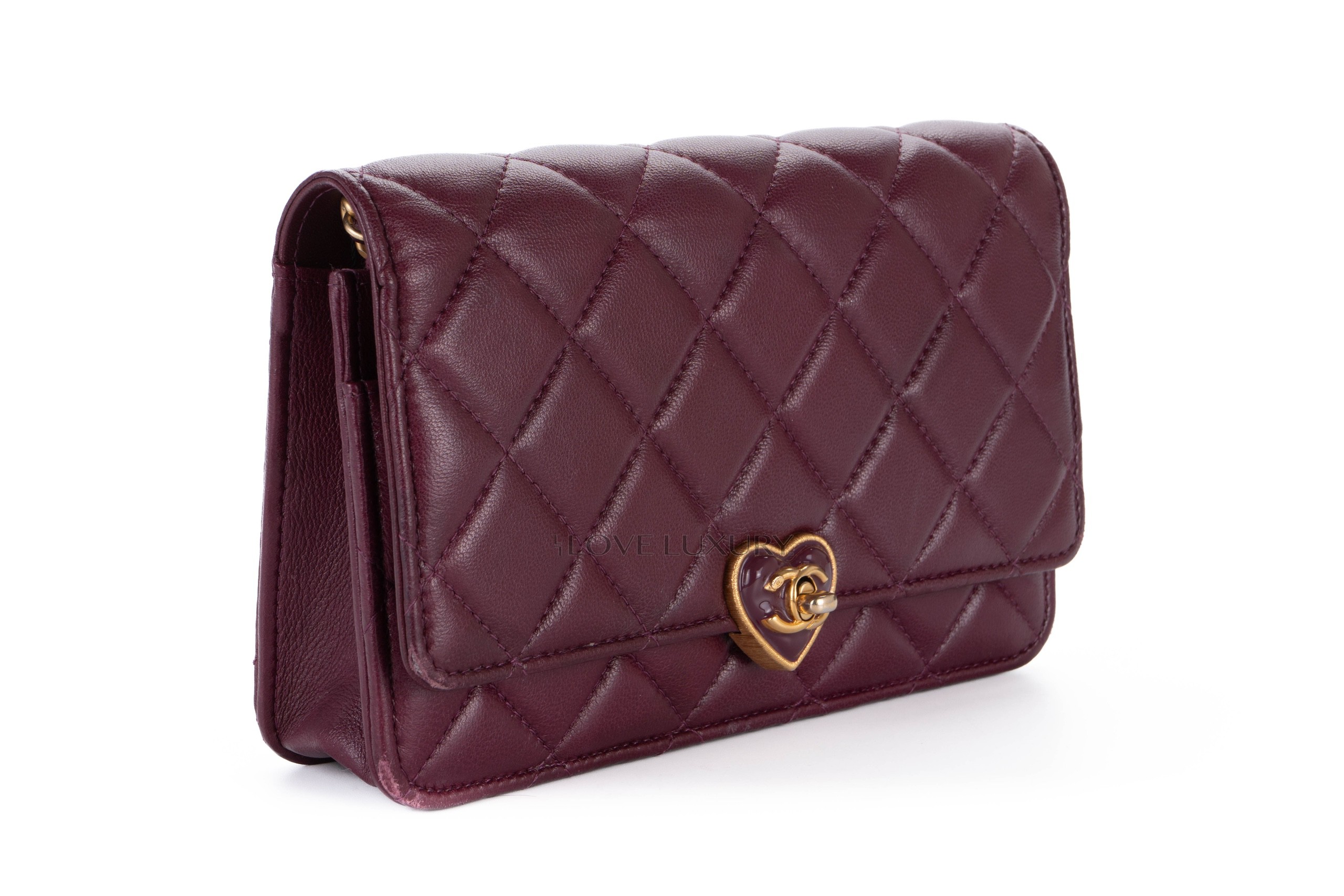 Chanel wallet on store chain burgundy