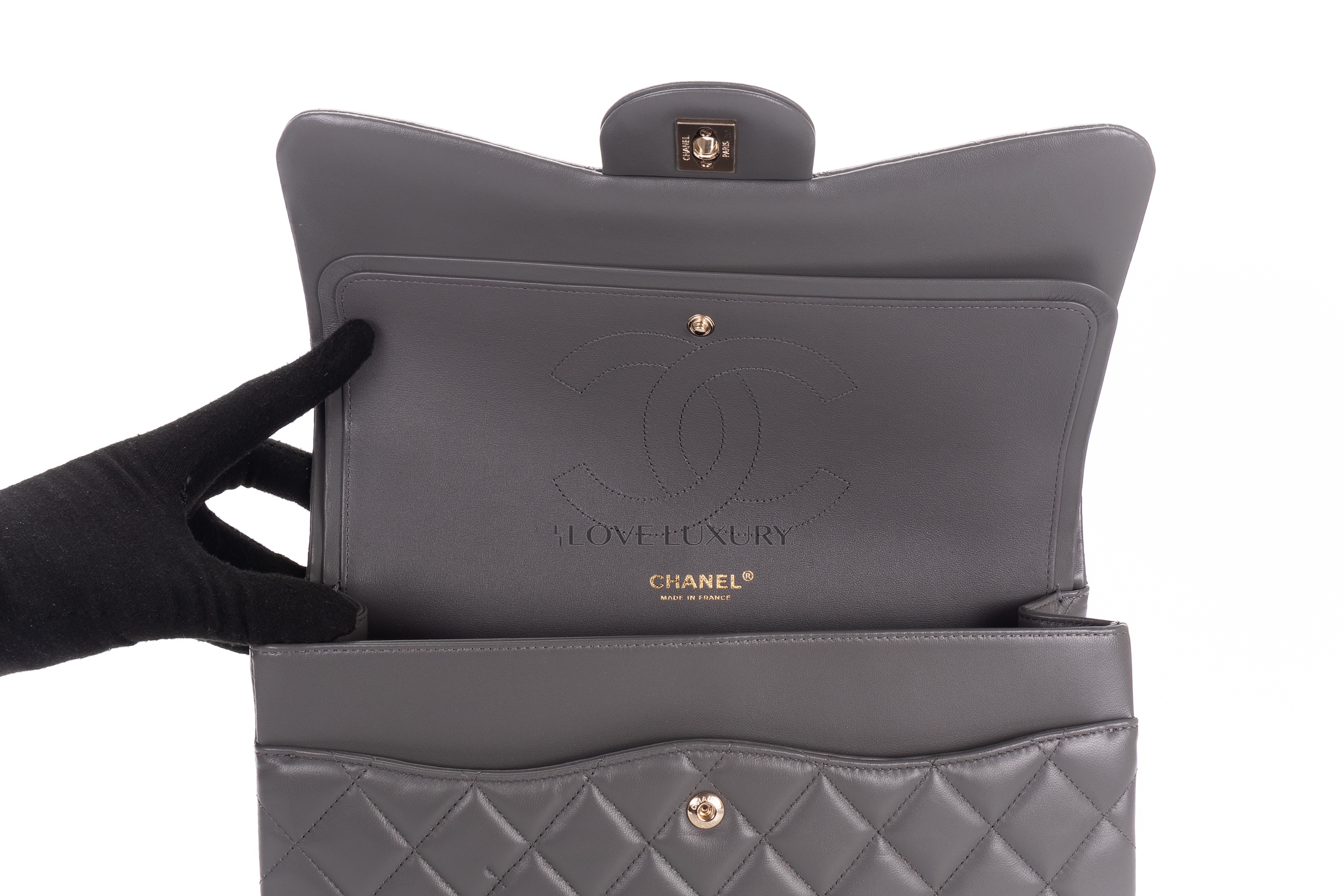 Chanel-Jumbo-Classic-Flap-Light-Grey-Lamsbkin-Light-Gold-Hardware-10