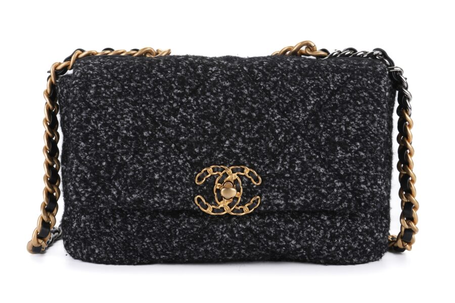 Chanel handbag stockists uk sale