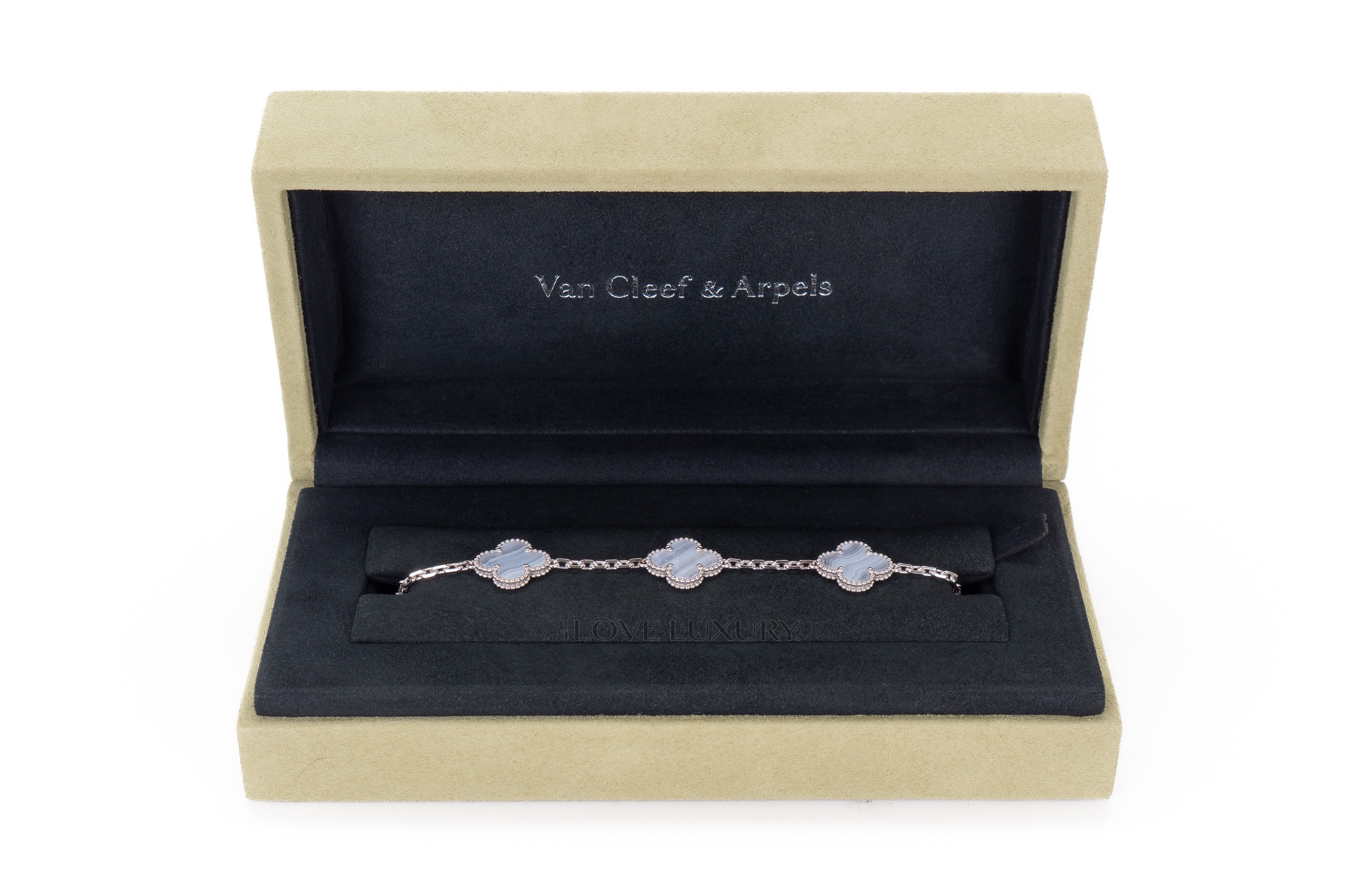 Van-Cleef-&-Arpels-5-Motif-Bracelet-White-Gold-Chalcedony-2023-pre-loved-7