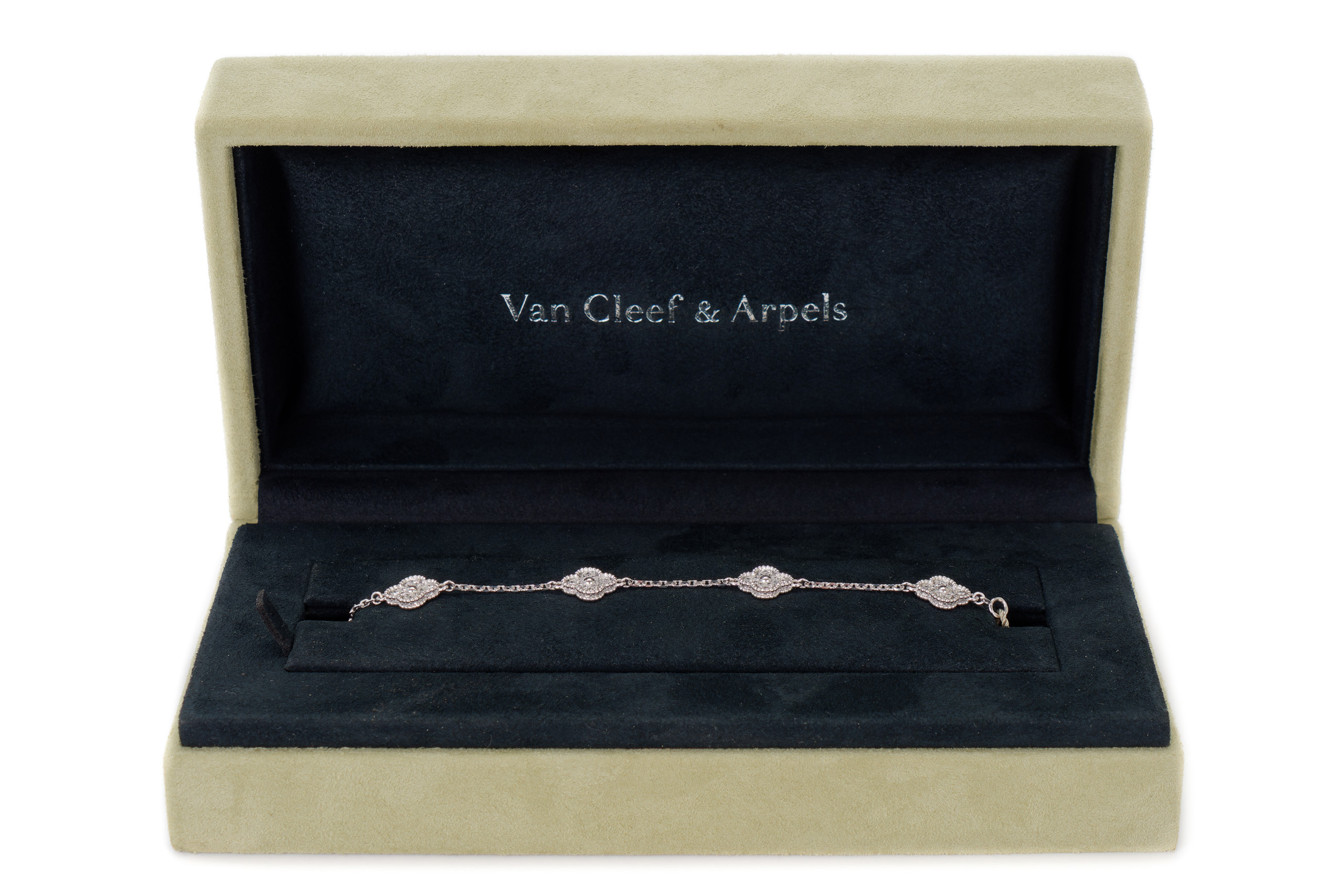 Van-Cleef-&-Arpels-6-Motif-Sweet-Alhambra-White-Gold-Diamonds-Bracelet-6