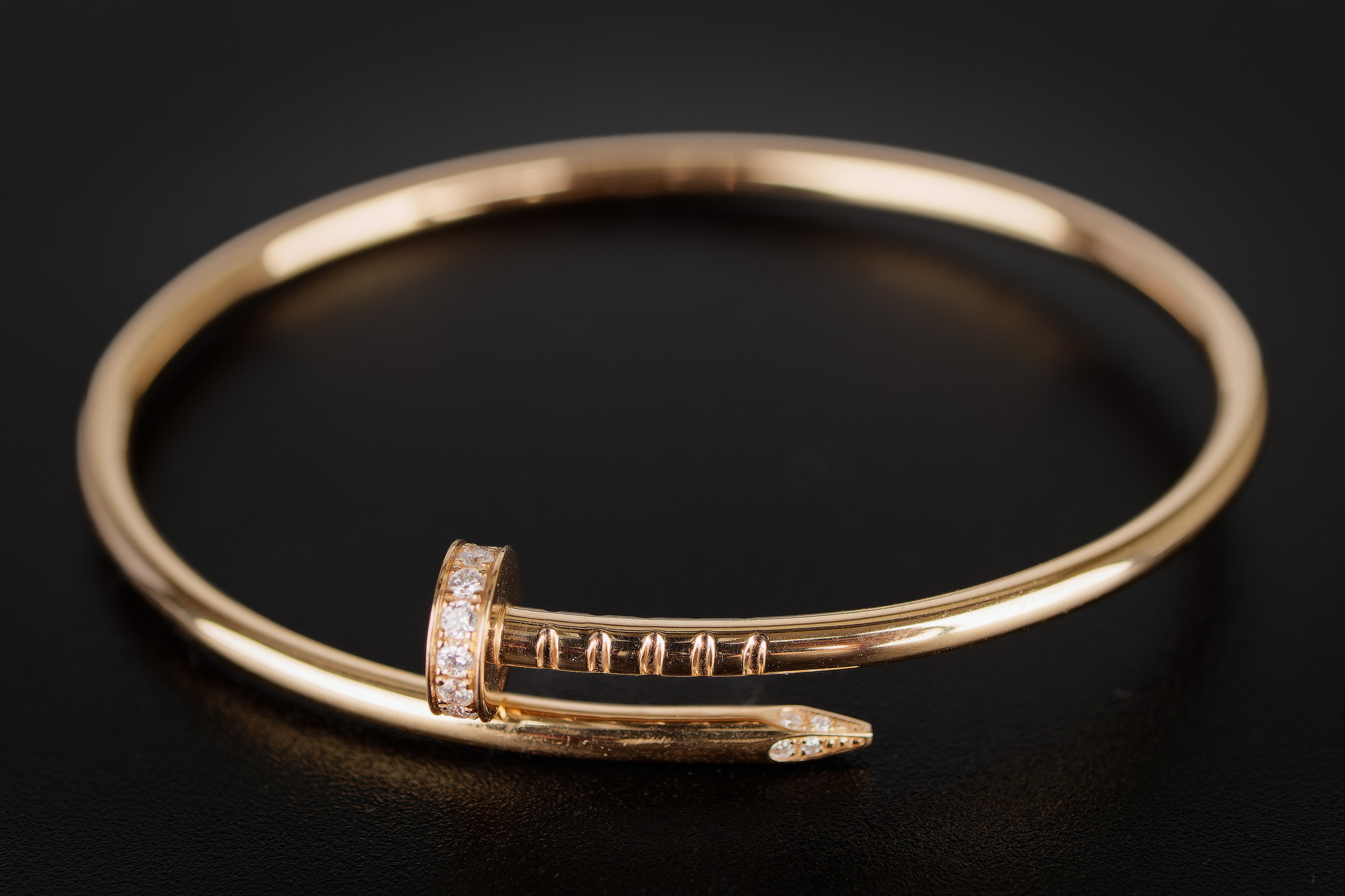 Cartier-Just-Un-Clou-Slim-Yellow-Gold-Diamonds-Bracelet-2024-29889-10