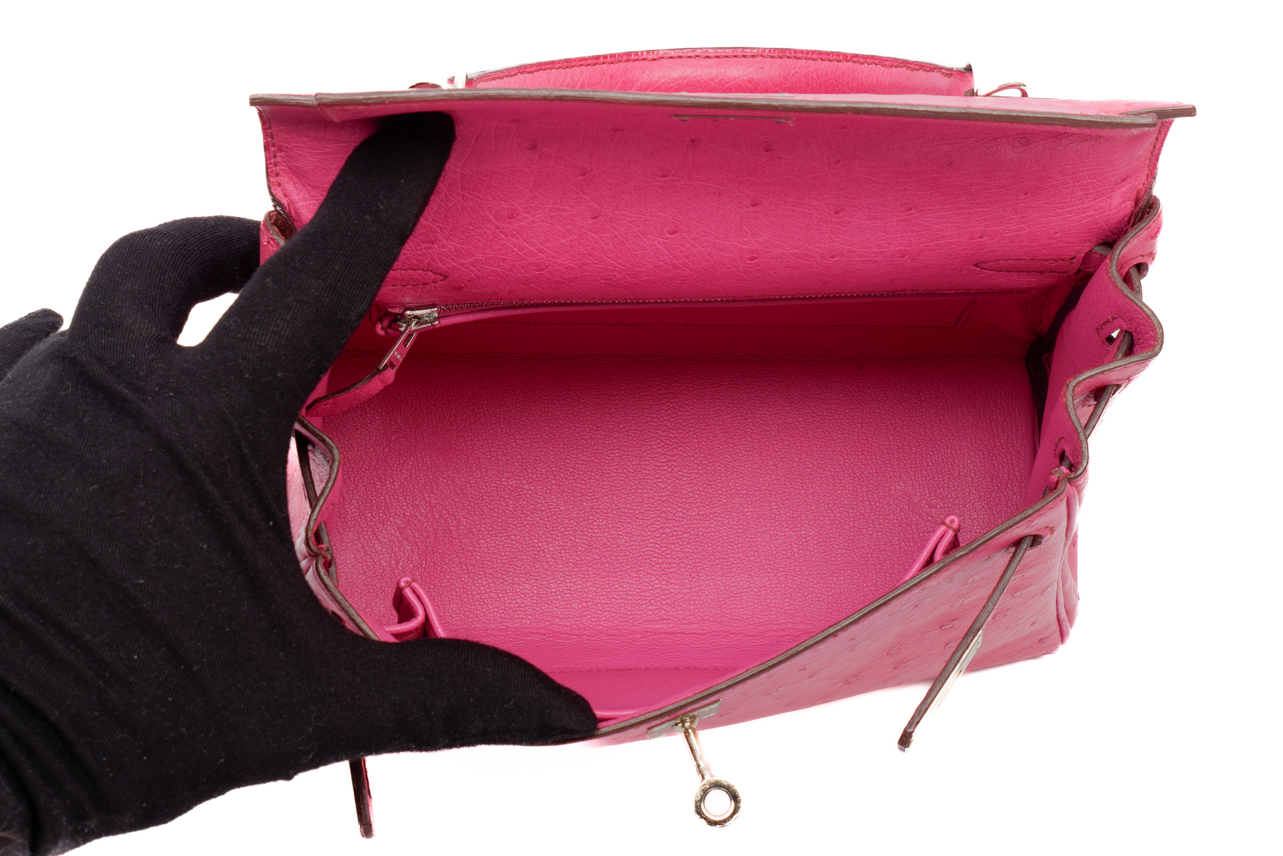 Hermès-Kelly-25-Rose-Shocking-Ostrich-Palladium-Hardware-2005-16