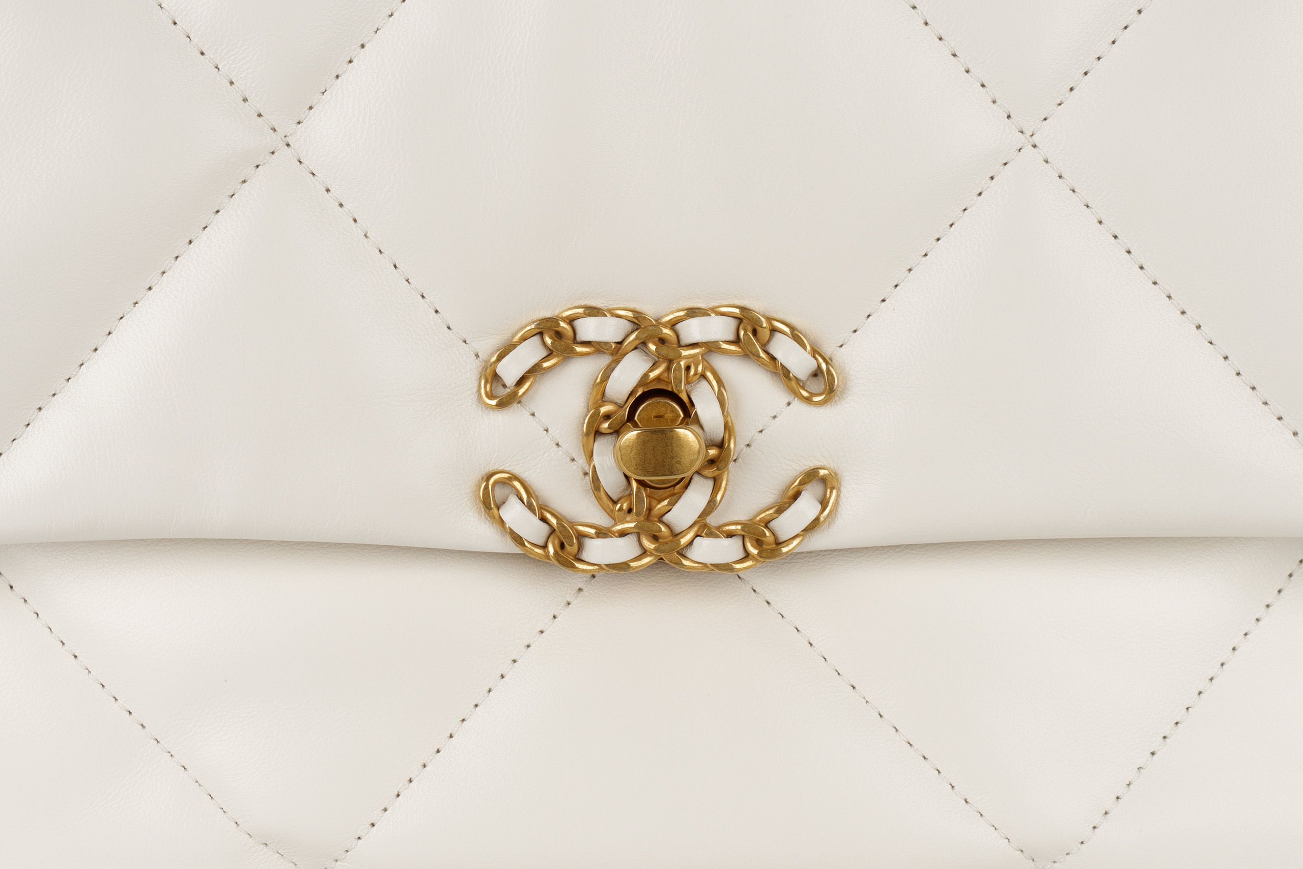 Chanel-19-Chain-Shoulder-White-Large-Lambskin-Gold-Hardware-2023-7