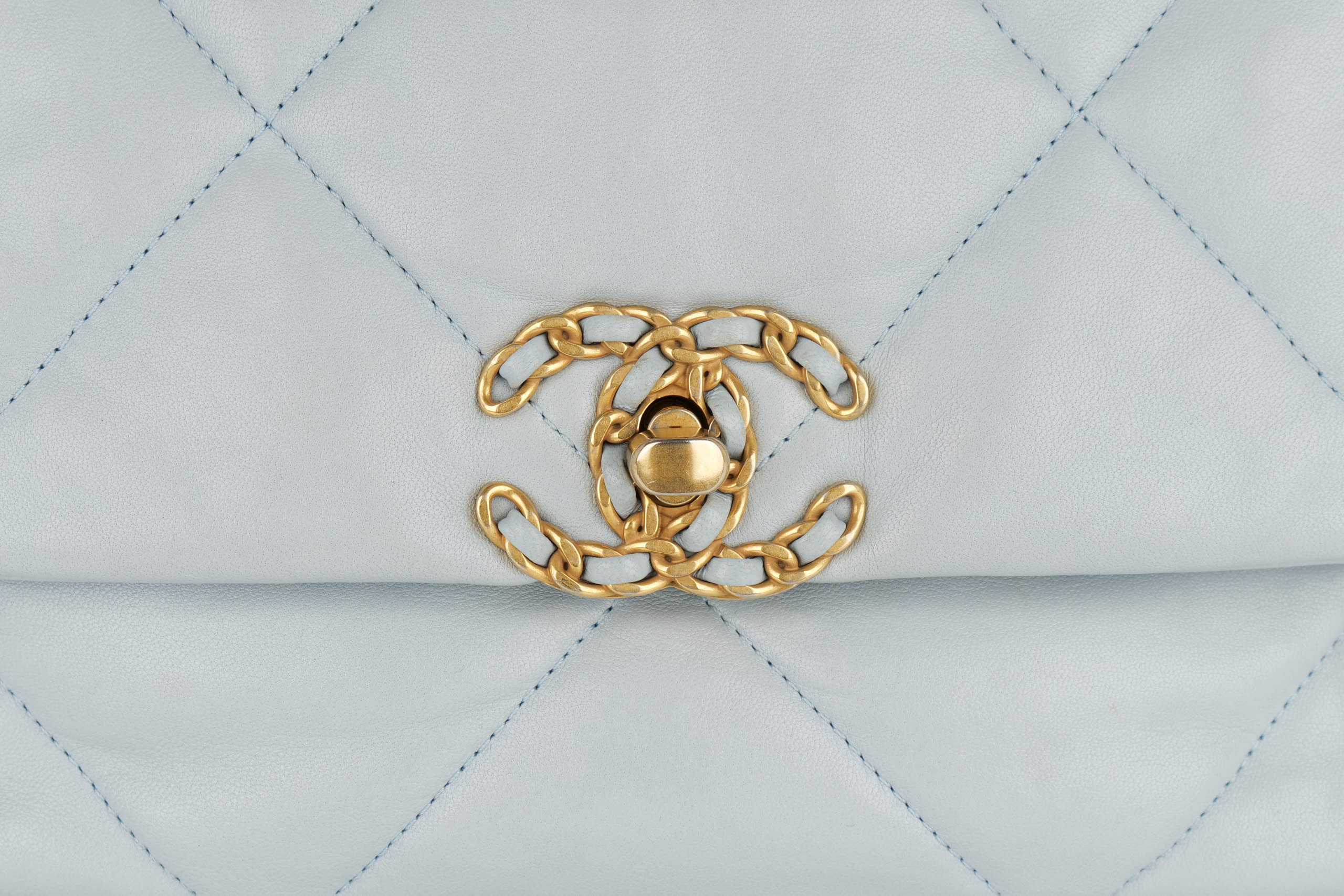 Chanel-19-Medium-Baby-Blue-Goatskin-Mixed-Gold-Hardware-2022-7