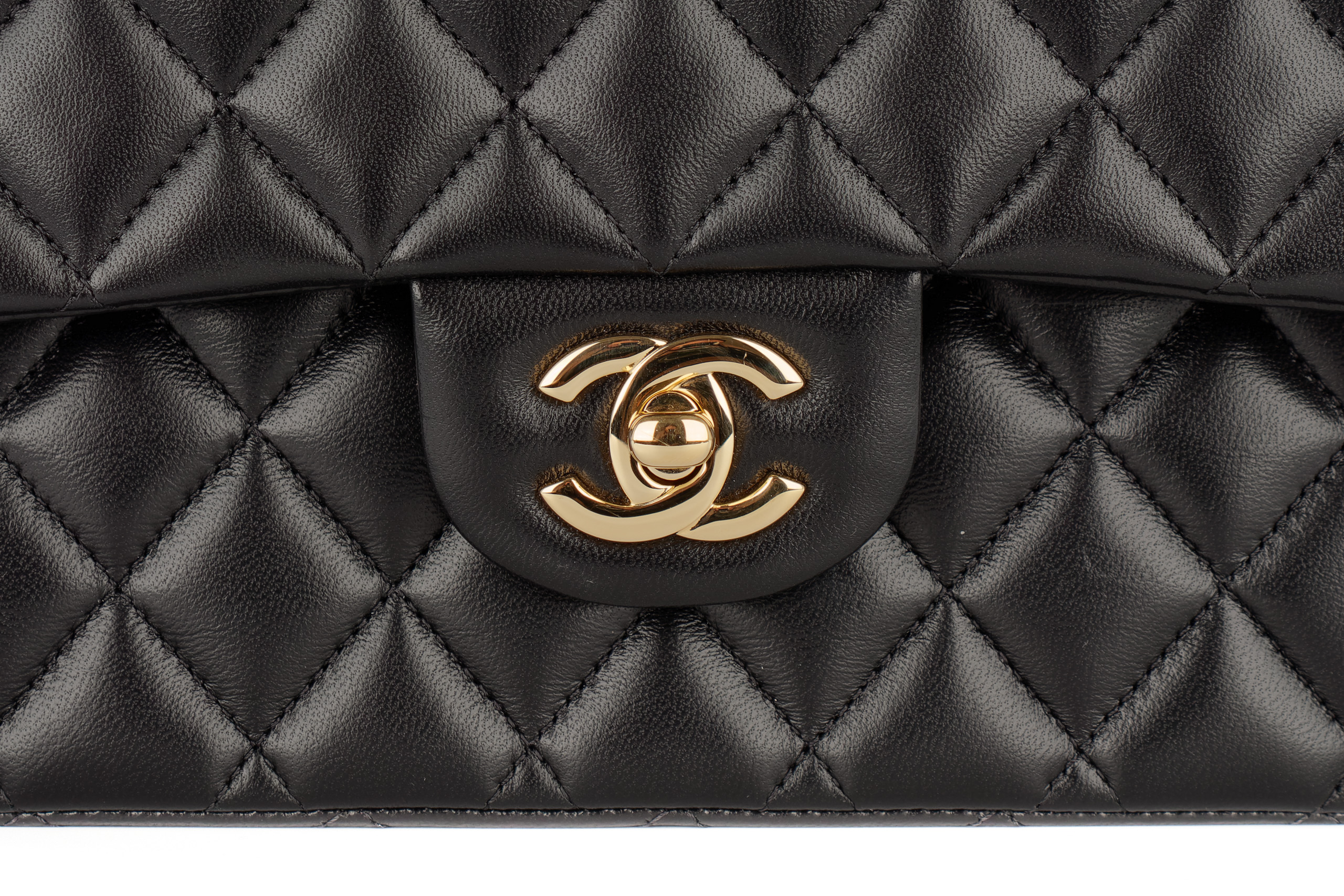 Chanel-Classic-Double-Flap-Black-Lambskin-Gold-Hardware-2022-3722-7