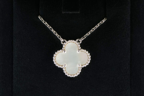Mother Of Pearl Necklace Bijou Trefle Nacre Van Cleef Mother Of